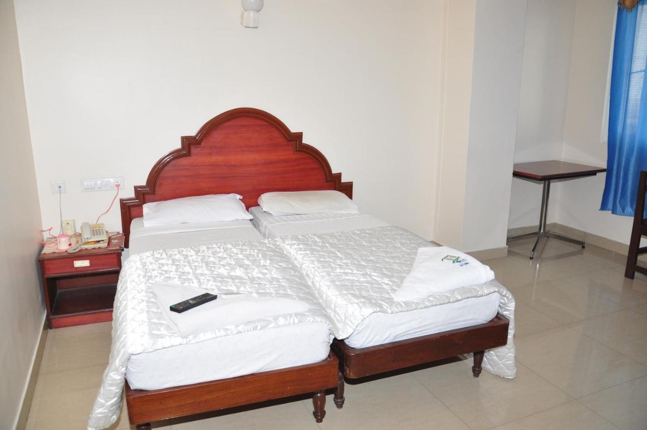 Dhanunjayas Luxury Hotel Hosūr Εξωτερικό φωτογραφία