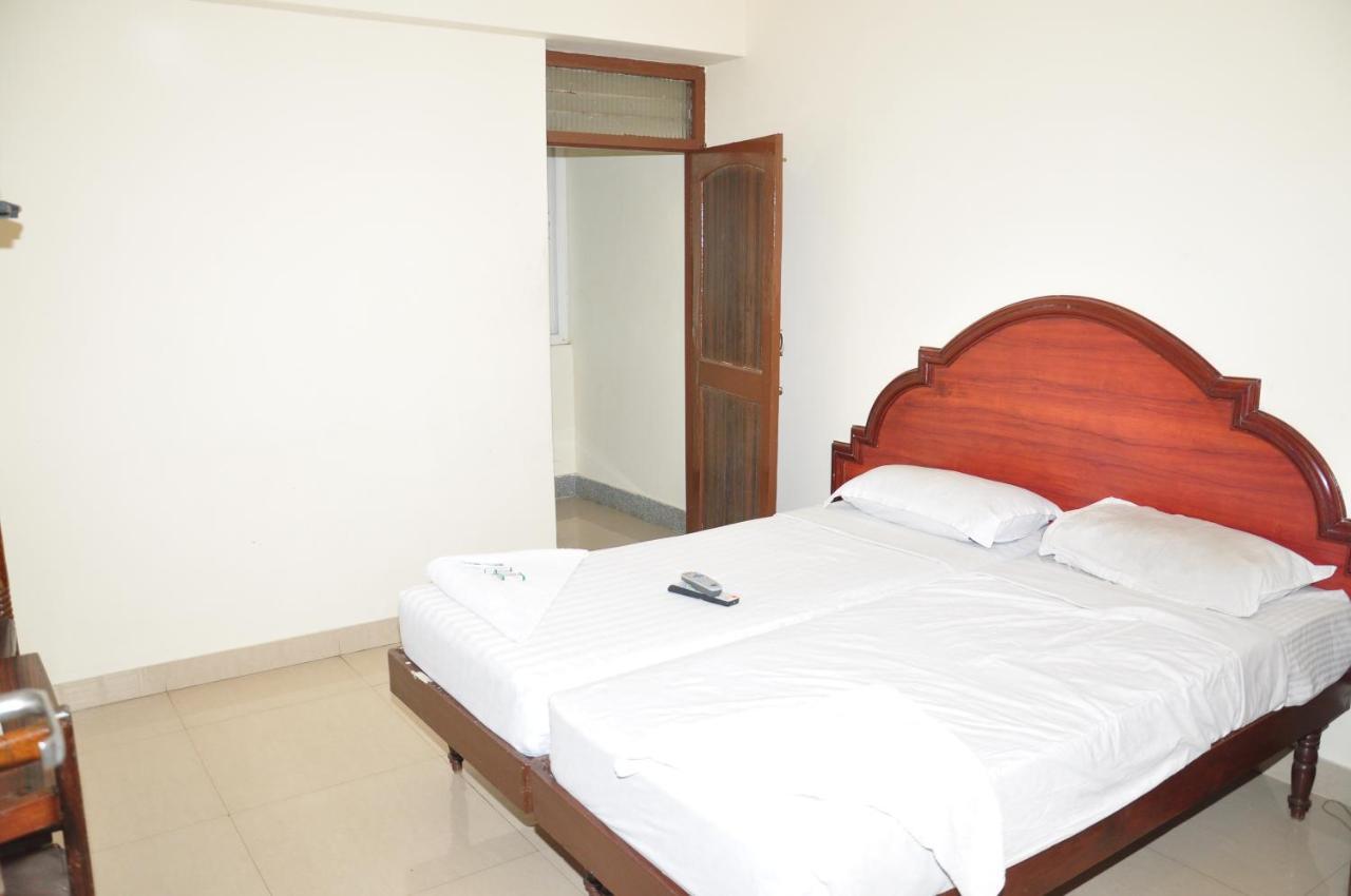 Dhanunjayas Luxury Hotel Hosūr Εξωτερικό φωτογραφία